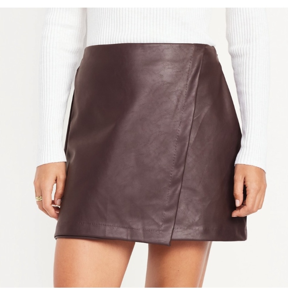 NWT Old Navy High-Waisted Faux-Leather Mini Skirt Size M